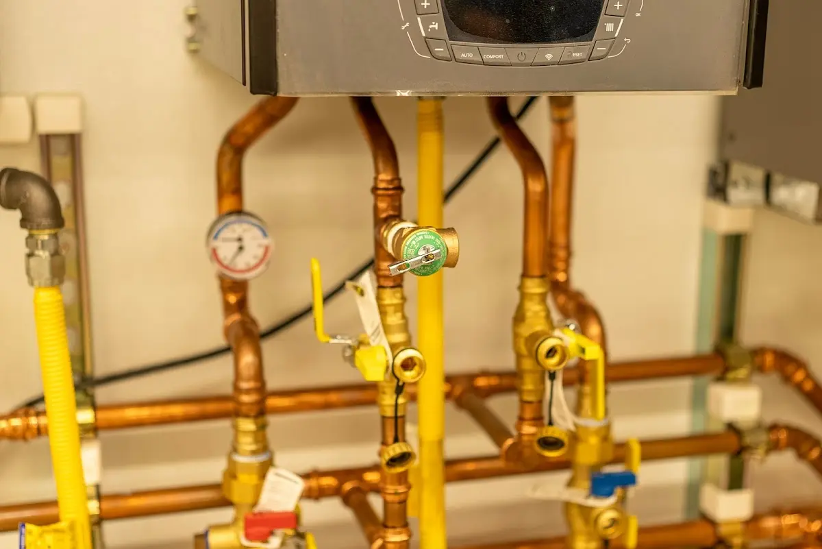 Licensed technician providing Pipe Repair for a homeowner in Lima